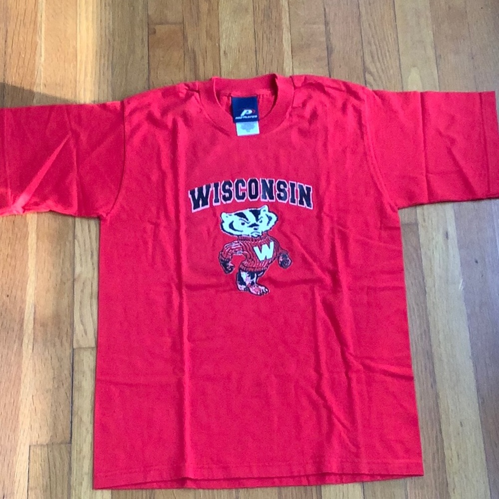 Wisconsin red tee pro player swag